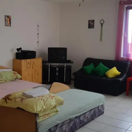 Robert Apartmant * Balatonalmadi