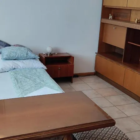 Robert Apartmant * Balatonalmadi