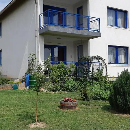 Robert Apartmant *